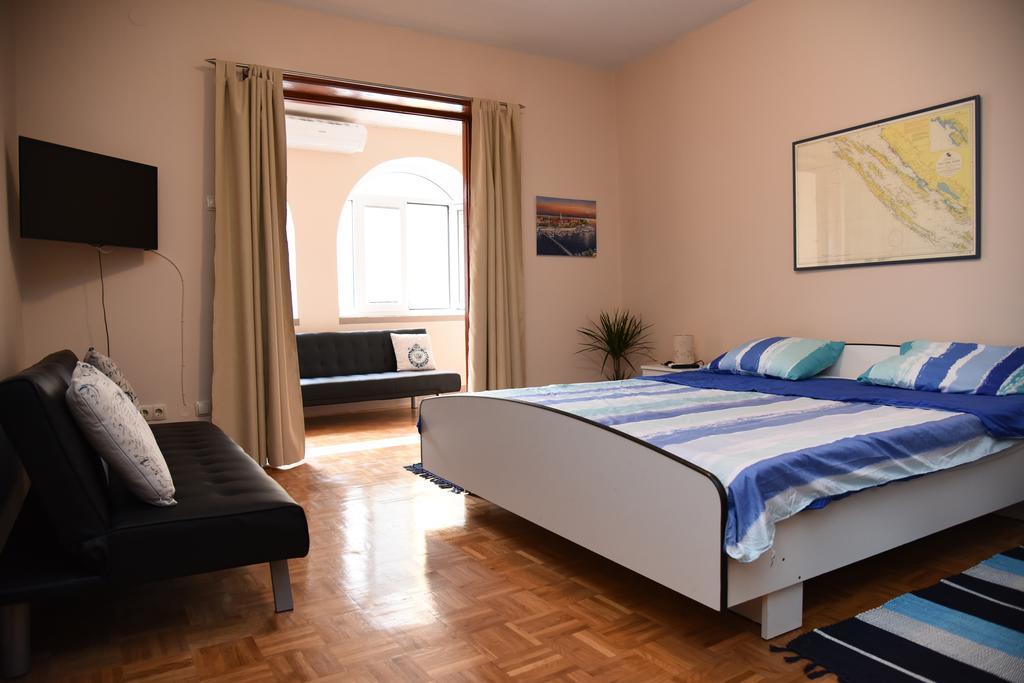 Downtown Apartment Korina Zadar Exteriör bild